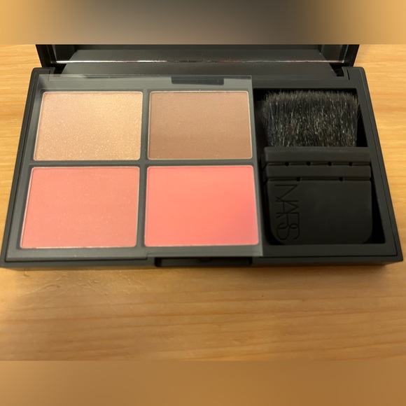 NARS: Blame It On NARS Cheek Palette🎨 - Picture 7 of 9